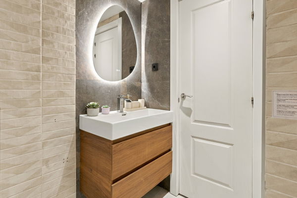 Elegant Fully Furnished Apartment in the Heart of Soho, Málaga