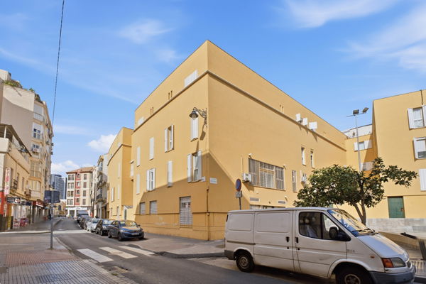 Tranquil Living in the Heart of the City, Duplex in Málaga Historic Centre