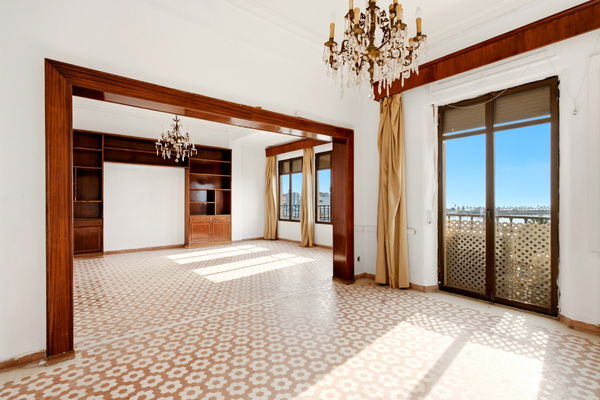 Spacious Apartment with timeless character in Soho, Málaga