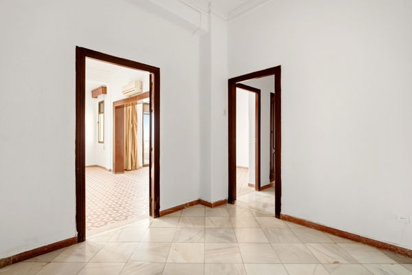 Spacious Apartment with timeless character in Soho, Málaga
