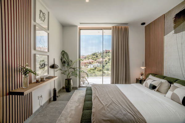 A newly contemporary luxury villa with panoramic sea views in La Quinta, Benahavís