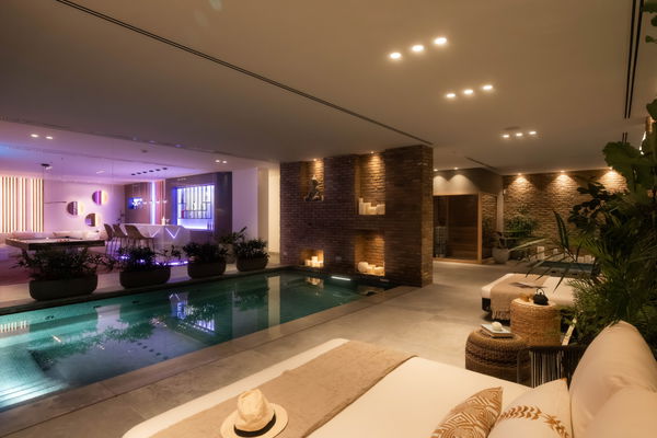 A newly contemporary luxury villa with panoramic sea views in La Quinta, Benahavís