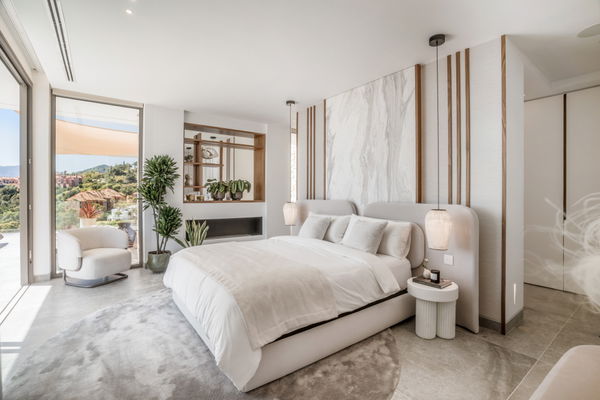A newly contemporary luxury villa with panoramic sea views in La Quinta, Benahavís