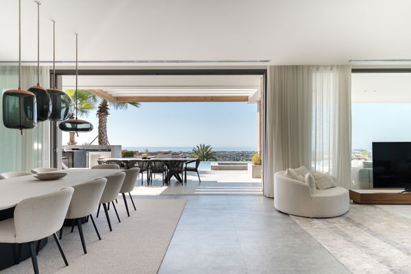 A newly contemporary luxury villa with panoramic sea views in La Quinta, Benahavís