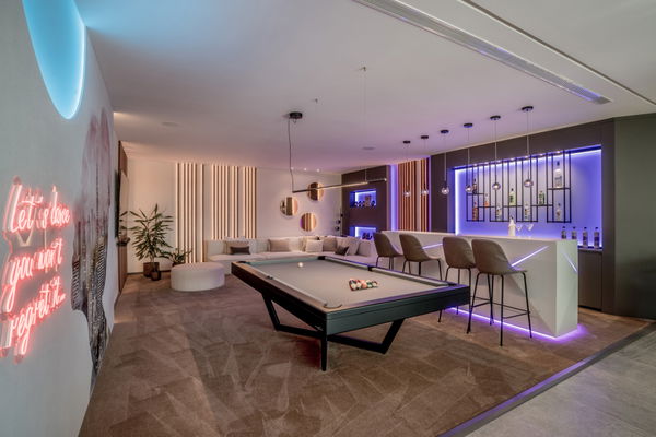 A newly contemporary luxury villa with panoramic sea views in La Quinta, Benahavís