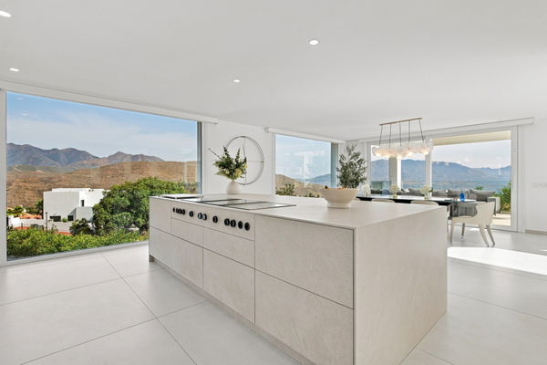 A contemporary villa in La Mairena, Marbella East