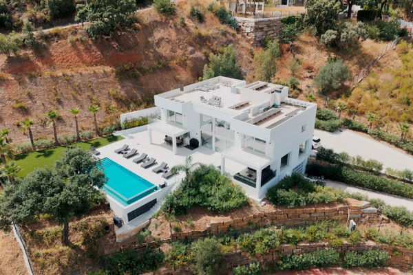 A contemporary villa in La Mairena, Marbella East