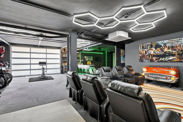 A contemporary villa in La Mairena, Marbella East