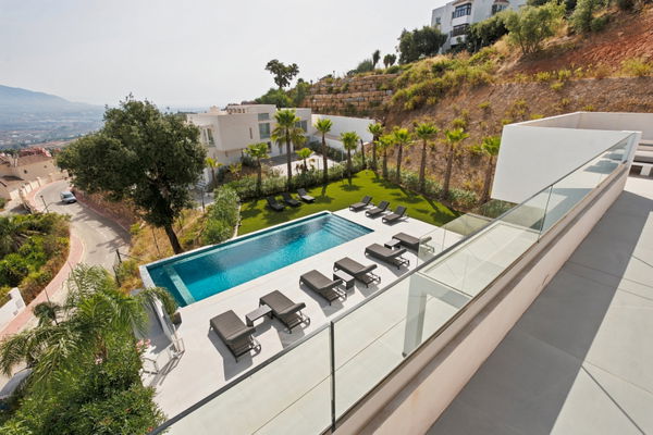 A contemporary villa in La Mairena, Marbella East