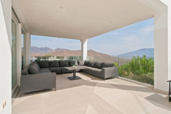 A contemporary villa in La Mairena, Marbella East
