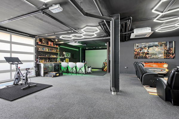 A contemporary villa in La Mairena, Marbella East