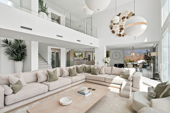 A contemporary villa in La Mairena, Marbella East