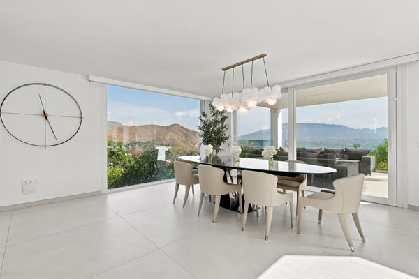 A contemporary villa in La Mairena, Marbella East