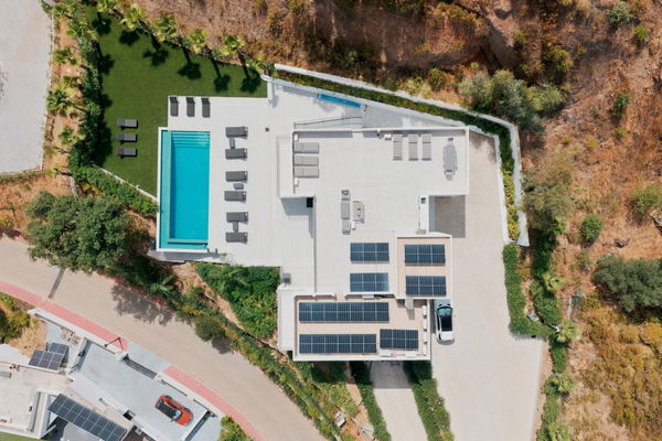 A contemporary villa in La Mairena, Marbella East