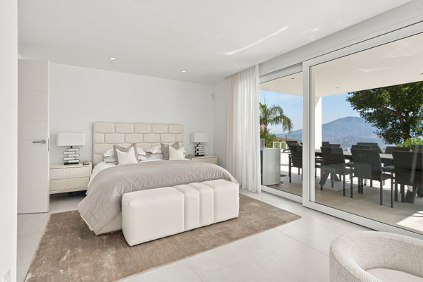 A contemporary villa in La Mairena, Marbella East