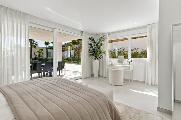 A contemporary villa in La Mairena, Marbella East