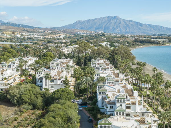 Impressive penthouse in Dominion beach with direct sea access, New Golden Mile, Estepona