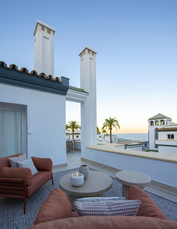 Impressive penthouse in Dominion beach with direct sea access, New Golden Mile, Estepona