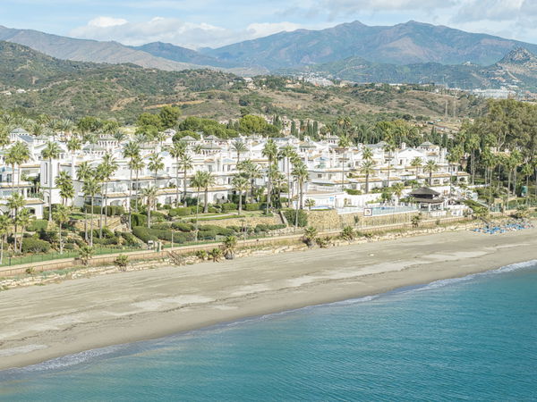 Impressive penthouse in Dominion beach with direct sea access, New Golden Mile, Estepona