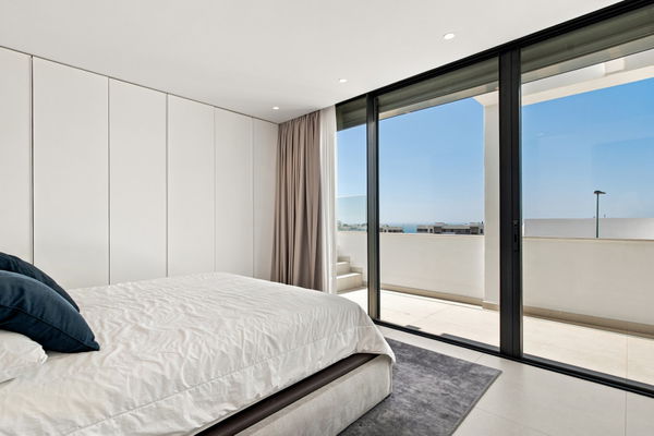 Contemporary Villa with Sea Views in El Limonar, Málaga Este