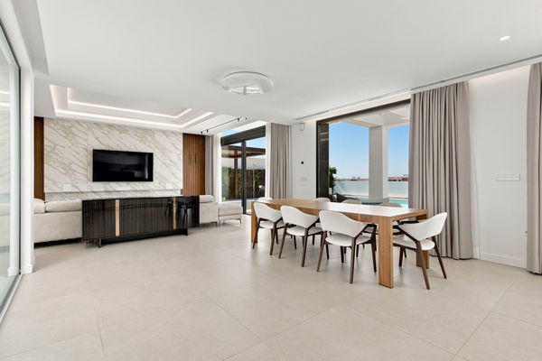 Contemporary Villa with Sea Views in El Limonar, Málaga Este