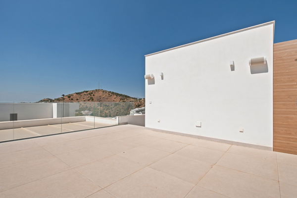 Contemporary Villa with Sea Views in El Limonar, Málaga Este
