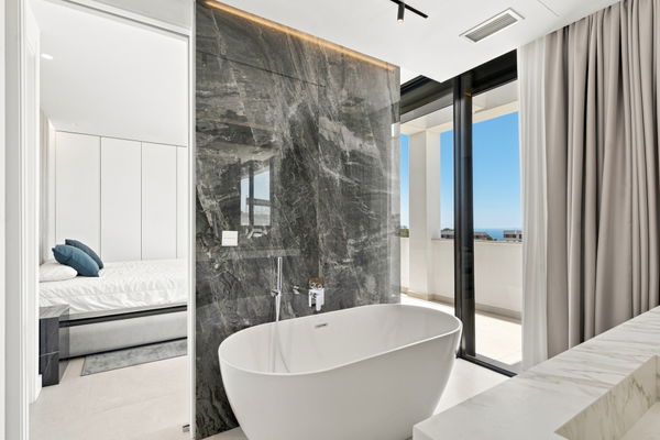 Contemporary Villa with Sea Views in El Limonar, Málaga Este