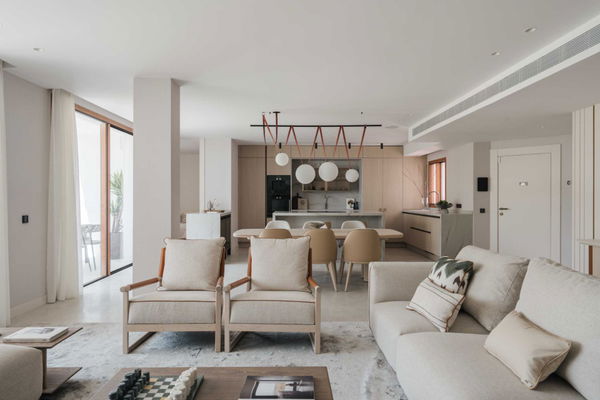 Exclusive penthouse ground floor with a private garden in Alcores del Golf, Nueva Andalucía