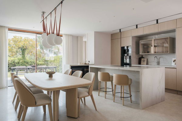 Exclusive penthouse ground floor with a private garden in Alcores del Golf, Nueva Andalucía