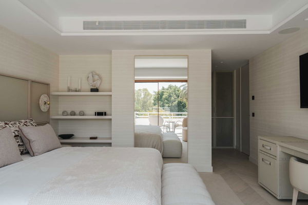 Exclusive penthouse ground floor with a private garden in Alcores del Golf, Nueva Andalucía