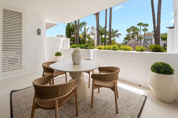 Exclusive apartment mediterranean living at Puente Romano, Marbella