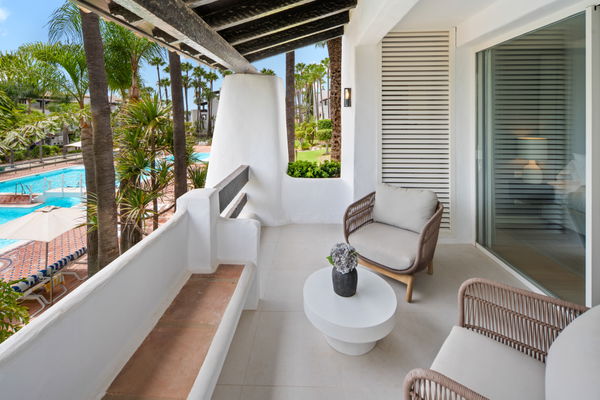 Exclusive apartment mediterranean living at Puente Romano, Marbella
