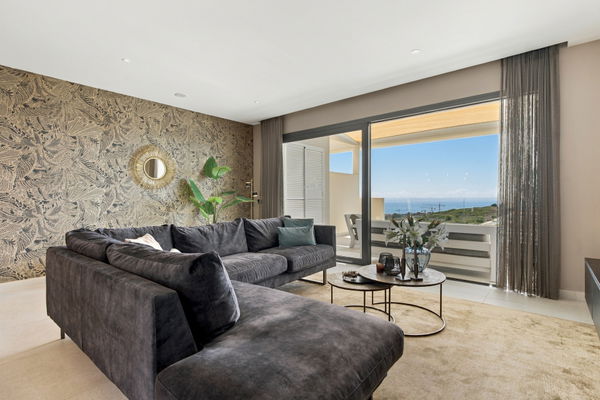 Refined golf resort apartment with sea views, in Finca Cortesin, Málaga
