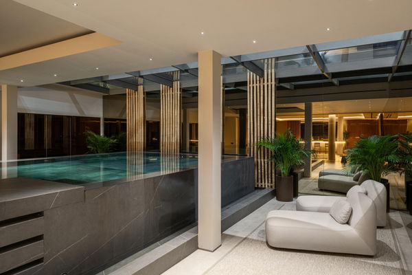 Contemporary golf front villa with a private Spa & sea views in La Quinta, Benahavís