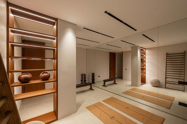 Contemporary golf front villa with a private Spa & sea views in La Quinta, Benahavís