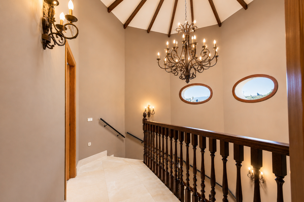 Renovation opportunity villa with sea views in La Quinta, Benahavís