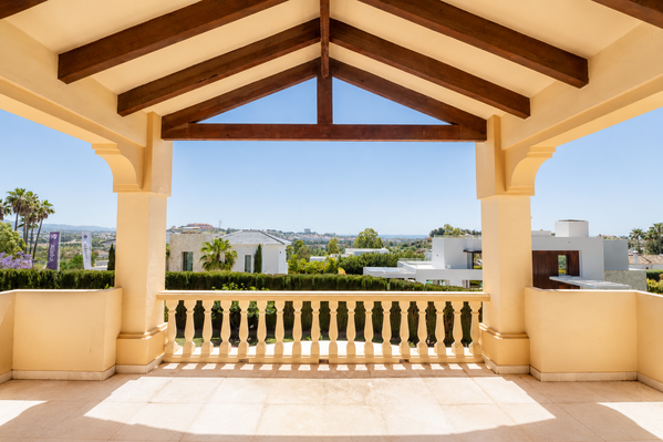 Renovation opportunity villa with sea views in La Quinta, Benahavís