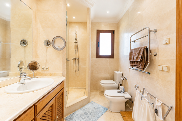 Renovation opportunity villa with sea views in La Quinta, Benahavís