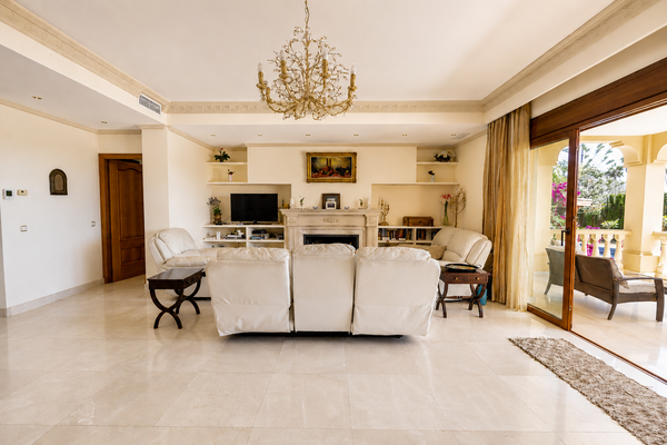 Renovation opportunity villa with sea views in La Quinta, Benahavís