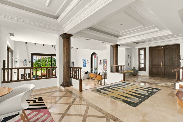 Villa el capitán: A grand private estate with sea views, pool & a paddle court in El Capitán, Benahavis