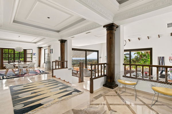 Villa el capitán: A grand private estate with sea views, pool & a paddle court in El Capitán, Benahavis