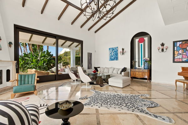 Villa el capitán: A grand private estate with sea views, pool & a paddle court in El Capitán, Benahavis