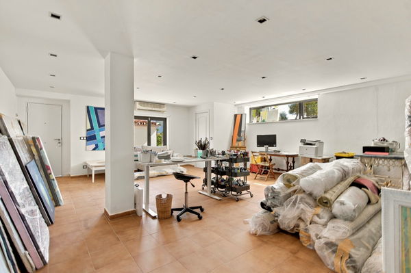 Villa el capitán: A grand private estate with sea views, pool & a paddle court in El Capitán, Benahavis