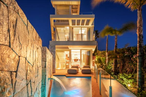 Modern luxury villa with panoramic views in Nueva Andalucía, Marbella
