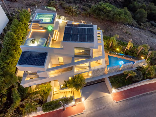 Modern luxury villa with panoramic views in Nueva Andalucía, Marbella