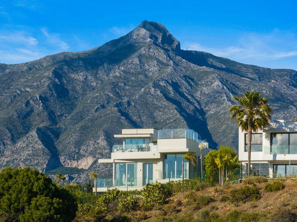 Modern luxury villa with panoramic views in Nueva Andalucía, Marbella