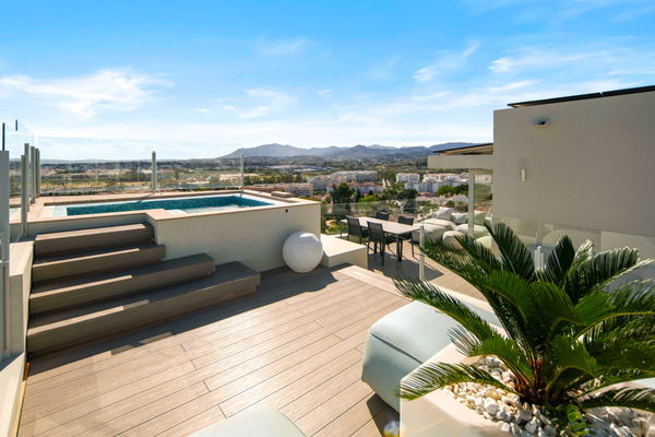 Modern luxury villa with panoramic views in Nueva Andalucía, Marbella