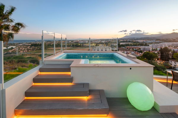Modern luxury villa with panoramic views in Nueva Andalucía, Marbella