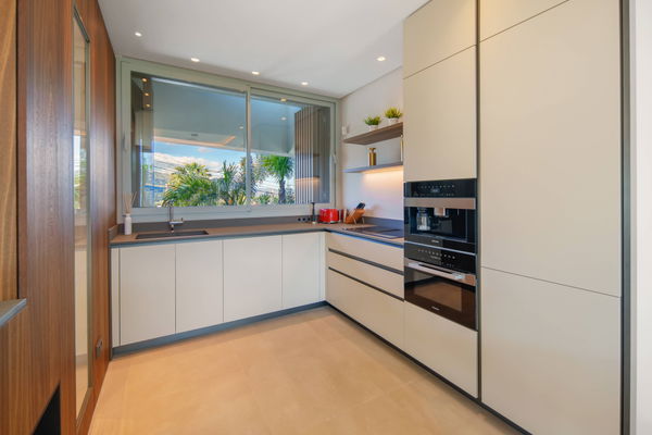 Modern luxury villa with panoramic views in Nueva Andalucía, Marbella