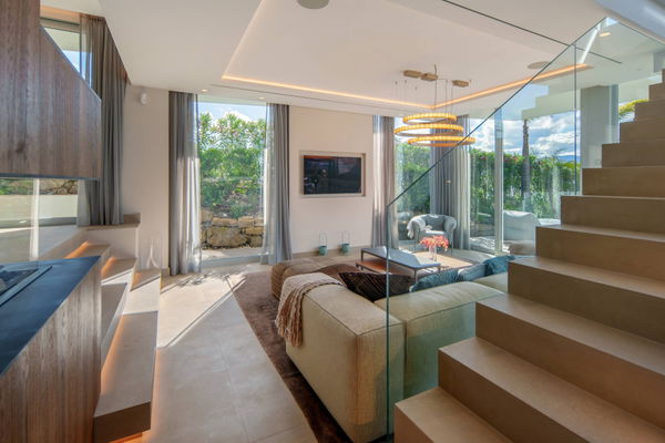 Modern luxury villa with panoramic views in Nueva Andalucía, Marbella